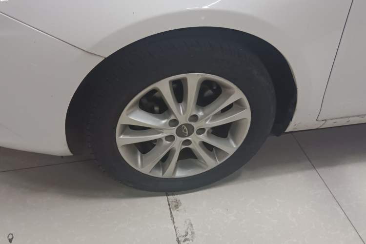 Used Chery Arrizo 7 2015 1.6L Manual ZhiShang Edition Left Front Wheel Hub