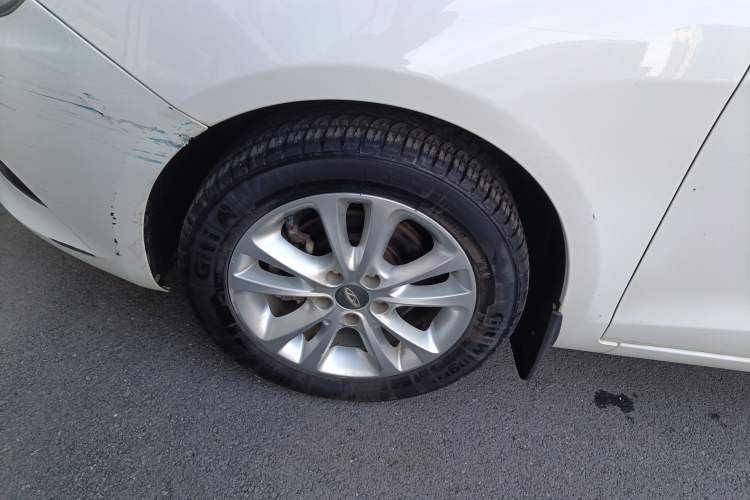 Used Chery Arrizo 7 2015 1.6L Manual ZhiShang Edition Left Front Wheel Hub