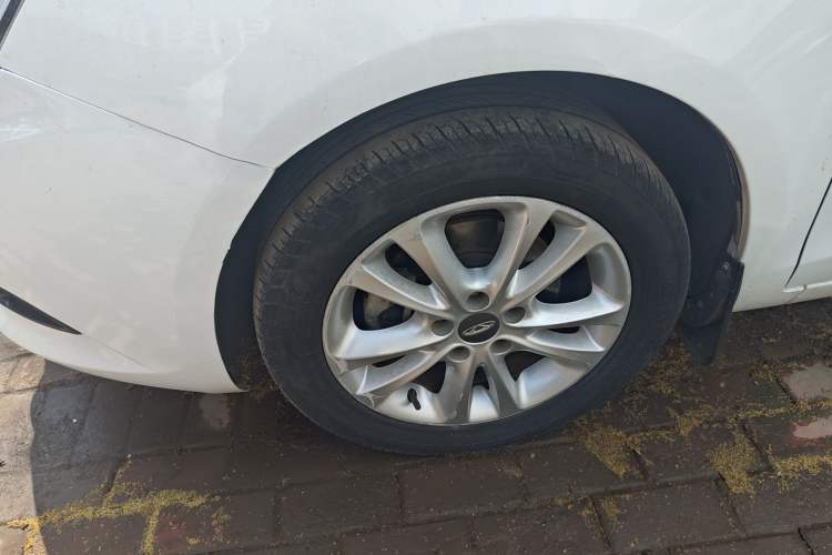 Used Chery Arrizo 7 2015 1.6L Manual ZhiShang Edition Left Front Wheel Hub