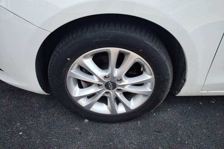 Used Chery Arrizo 7 2015 1.6L CVT Zhiling Edition Left Front Wheel Hub