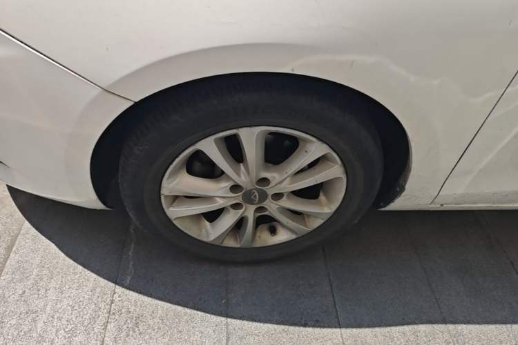 Used Chery Arrizo 7 2015 1.6L CVT ZhiShang Edition Left Front Wheel Hub