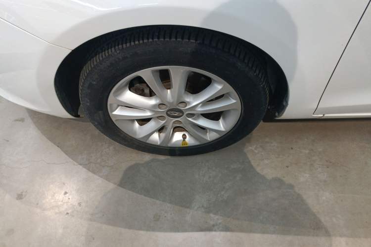 Used Chery Arrizo 7 2015 1.6L Manual ZhiShang Edition Left Front Wheel Hub