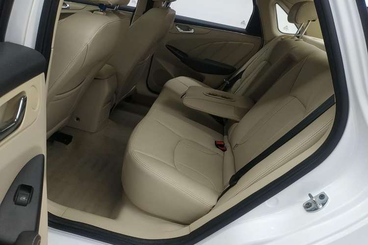 Used Chery Arrizo 7 2015 1.6L Manual ZhiShang Edition Left Rear Seat