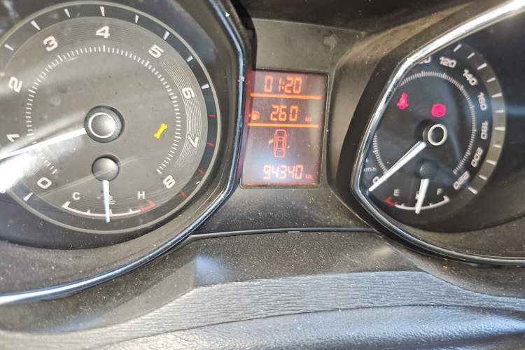 Used Chery Arrizo 7 2015 1.6L Manual ZhiShang Edition Odometer Close Up