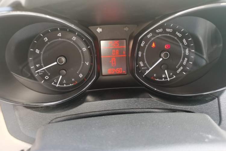 Used Chery Arrizo 7 2015 1.6L Manual ZhiShang Edition Odometer Close Up