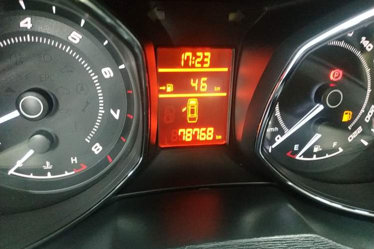 Used Chery Arrizo 7 2015 1.6L Manual ZhiShang Edition Odometer Close Up