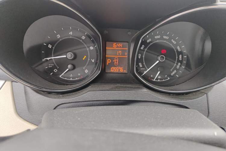 Used Chery Arrizo 7 2015 1.6L CVT ZhiShang Edition Odometer Close Up