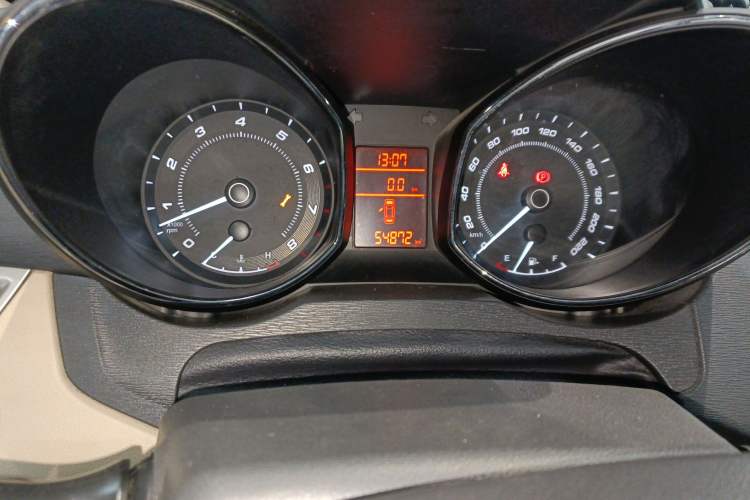 Used Chery Arrizo 7 2015 1.6L Manual ZhiShang Edition Odometer Close Up