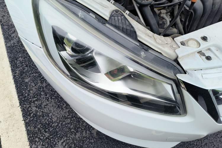 Used Chery Arrizo 7 2015 1.6L CVT ZhiShang Edition Right Front Headlight