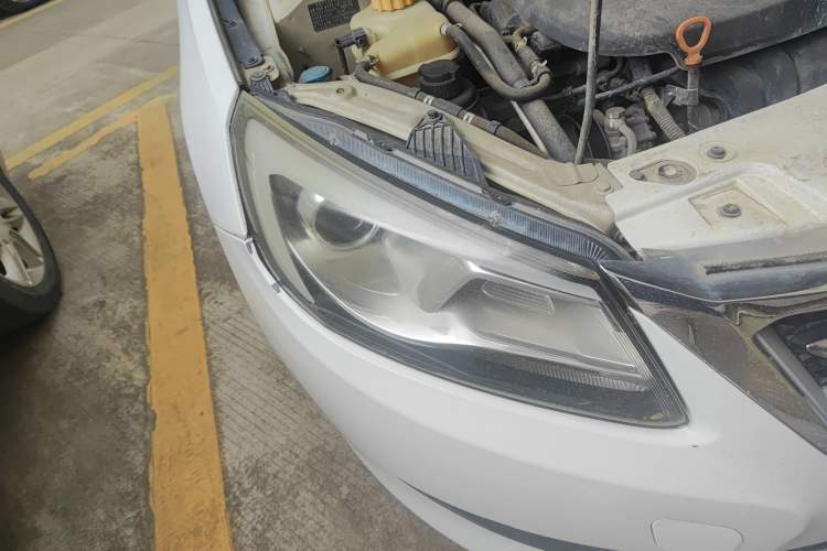 Used Chery Arrizo 7 2015 1.6L CVT ZhiXiang Edition Right Front Headlight