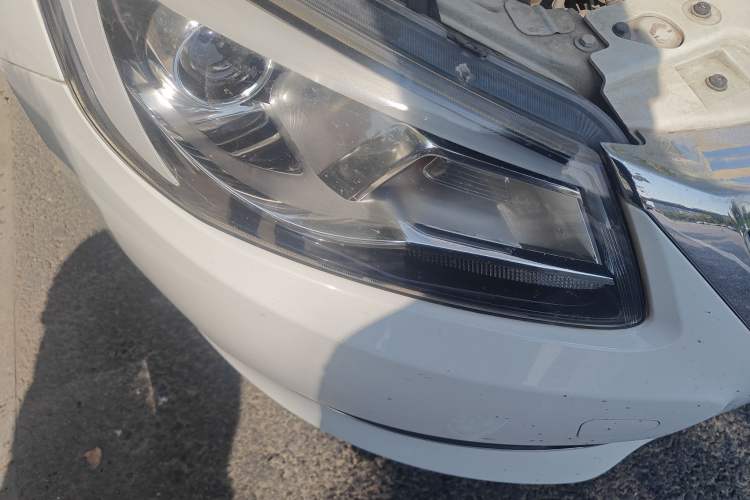Used Chery Arrizo 7 2015 1.6L Manual ZhiShang Edition Right Front Headlight