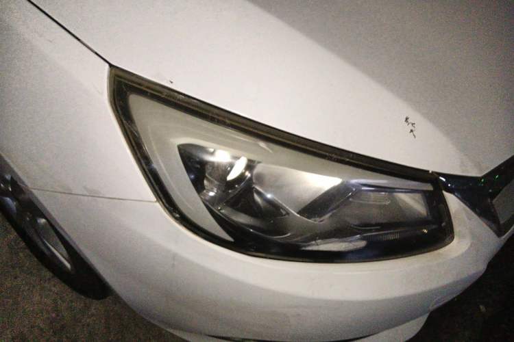 Used Chery Arrizo 7 2015 1.6L Manual ZhiShang Edition Right Front Headlight