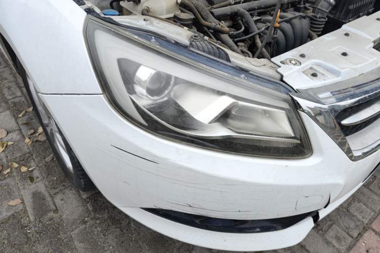 Used Chery Arrizo 7 2015 1.6L CVT ZhiShang Edition Right Front Headlight