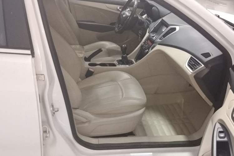 Used Chery Arrizo 7 2015 1.6L Manual ZhiShang Edition Right Front Seat