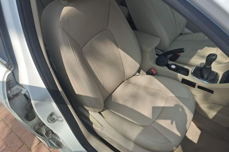 Used Chery Arrizo 7 2015 1.6L Manual ZhiShang Edition Right Front Seat