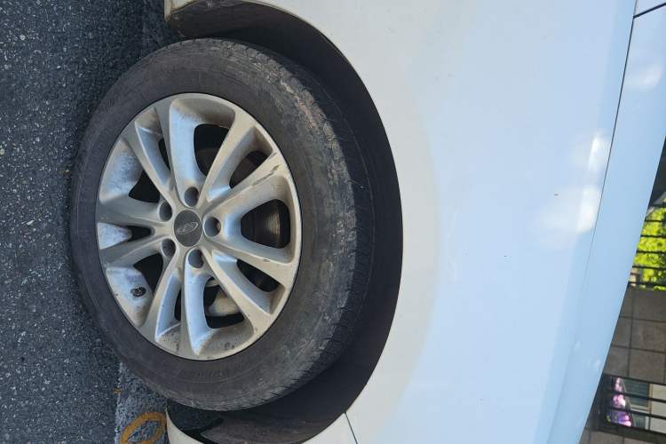 Used Chery Arrizo 7 2015 1.6L Manual ZhiShang Edition Right Front Wheel Hub