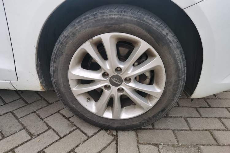 Used Chery Arrizo 7 2015 1.6L Manual ZhiShang Edition Right Front Wheel Hub