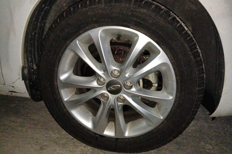 Used Chery Arrizo 7 2015 1.6L Manual ZhiShang Edition Right Front Wheel Hub