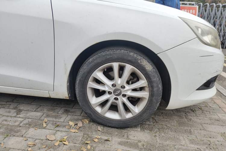 Used Chery Arrizo 7 2015 1.6L CVT ZhiShang Edition Right Front Wheel Hub