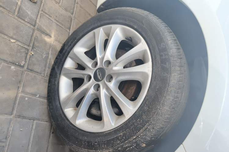 Used Chery Arrizo 7 2015 1.5T Manual ZhiXiang Edition Right Front Wheel Hub