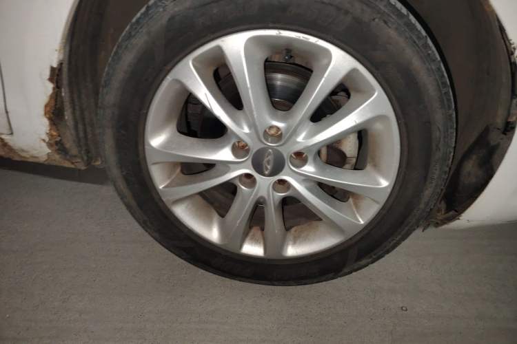 Used Chery Arrizo 7 2015 1.6L Manual ZhiShang Edition Right Front Wheel Hub