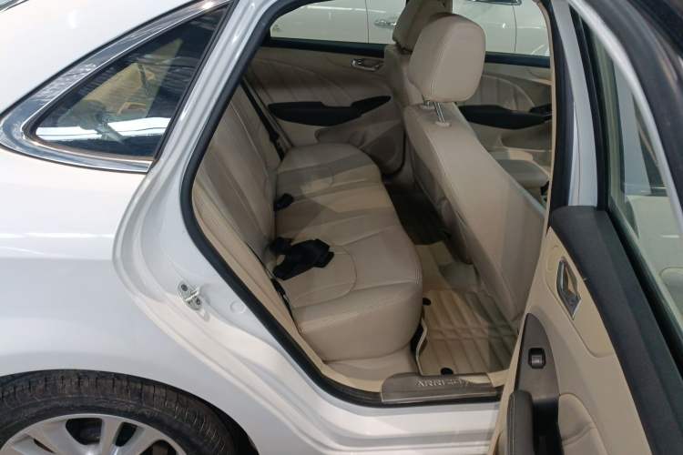 Used Chery Arrizo 7 2015 1.6L Manual ZhiShang Edition Right Rear Seat
