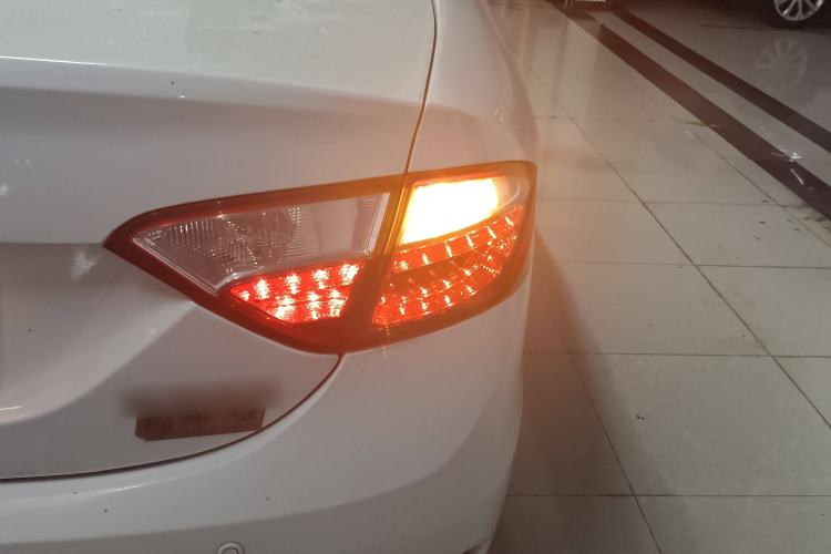 Used Chery Arrizo 7 2015 1.6L Manual ZhiShang Edition Right Rear Taillight