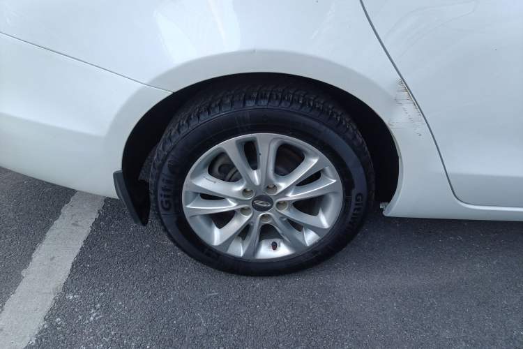 Used Chery Arrizo 7 2015 1.6L Manual ZhiShang Edition Right Rear Wheel Hub