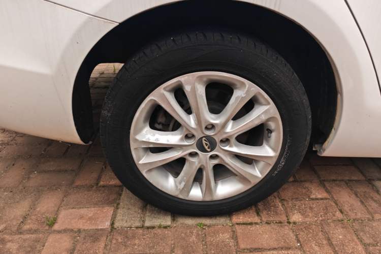 Used Chery Arrizo 7 2015 1.6L Manual ZhiShang Edition Right Rear Wheel Hub