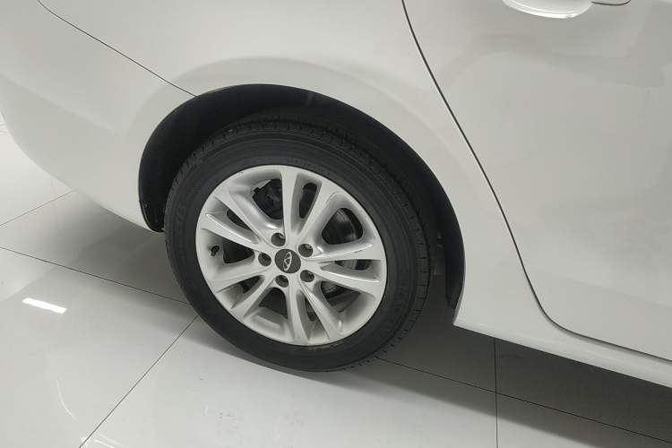 Used Chery Arrizo 7 2015 1.6L Manual ZhiShang Edition Right Rear Wheel Hub