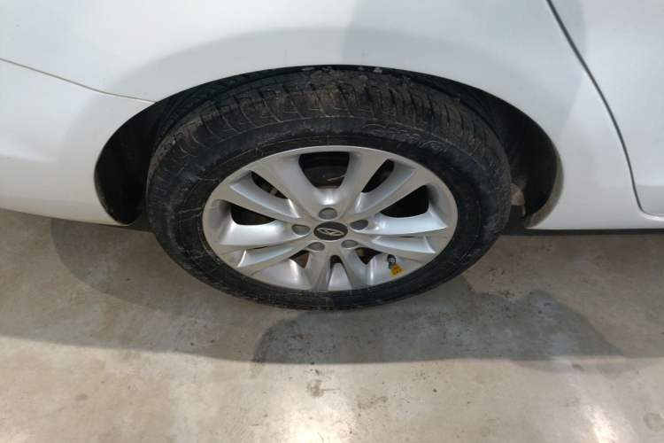 Used Chery Arrizo 7 2015 1.6L Manual ZhiShang Edition Right Rear Wheel Hub