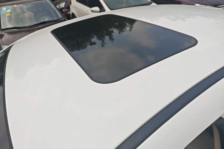 Used Chery Arrizo 7 2015 1.6L CVT ZhiShang Edition Roof