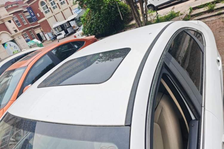 Used Chery Arrizo 7 2015 1.6L Manual ZhiShang Edition Roof