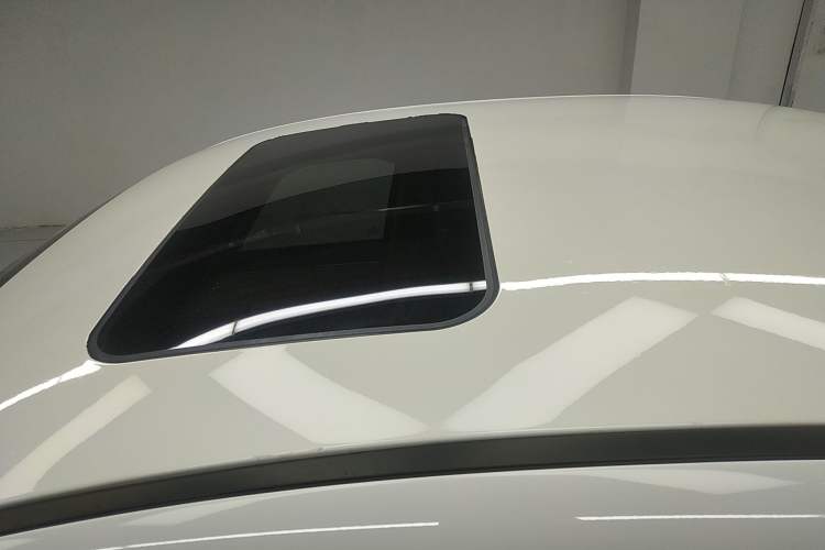 Used Chery Arrizo 7 2015 1.6L Manual ZhiShang Edition Roof