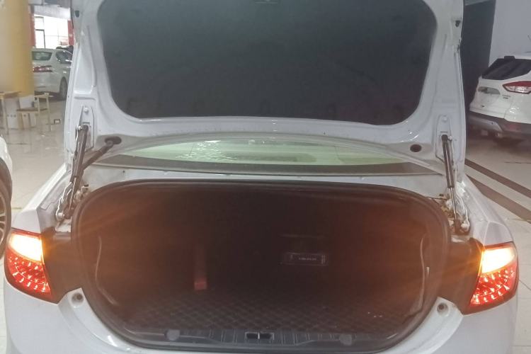 Used Chery Arrizo 7 2015 1.6L Manual ZhiShang Edition Trunk