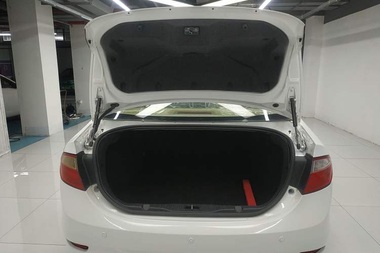 Used Chery Arrizo 7 2015 1.6L Manual ZhiShang Edition Trunk