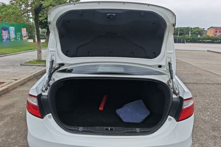 Used Chery Arrizo 7 2015 1.5T Manual ZhiXiang Edition Trunk