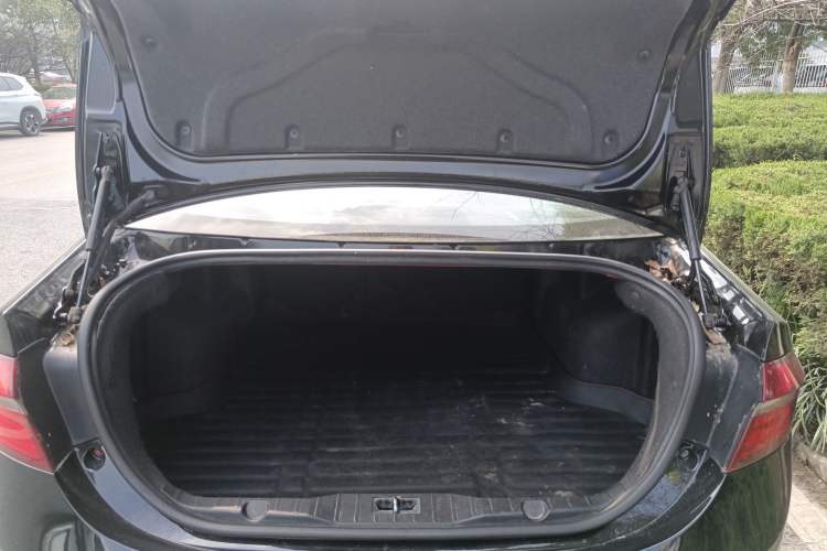 Used Chery Arrizo 7 2016 1.5T Manual ZhiXiang Edition Trunk