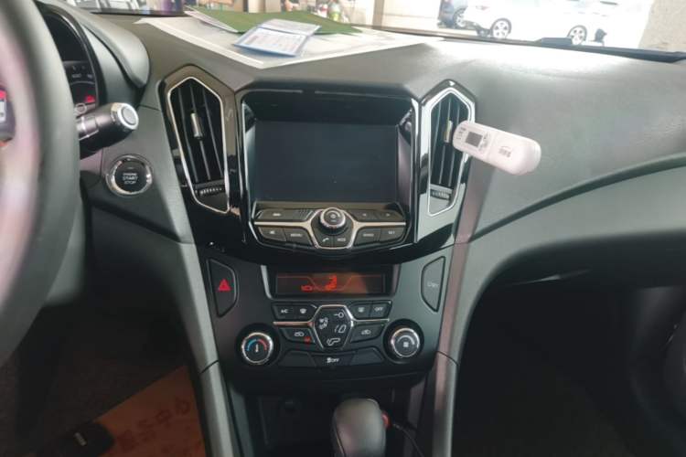 Used Chery Arrizo 7 2016 1.6L CVT ZhiShang Edition Audio And AC Panel