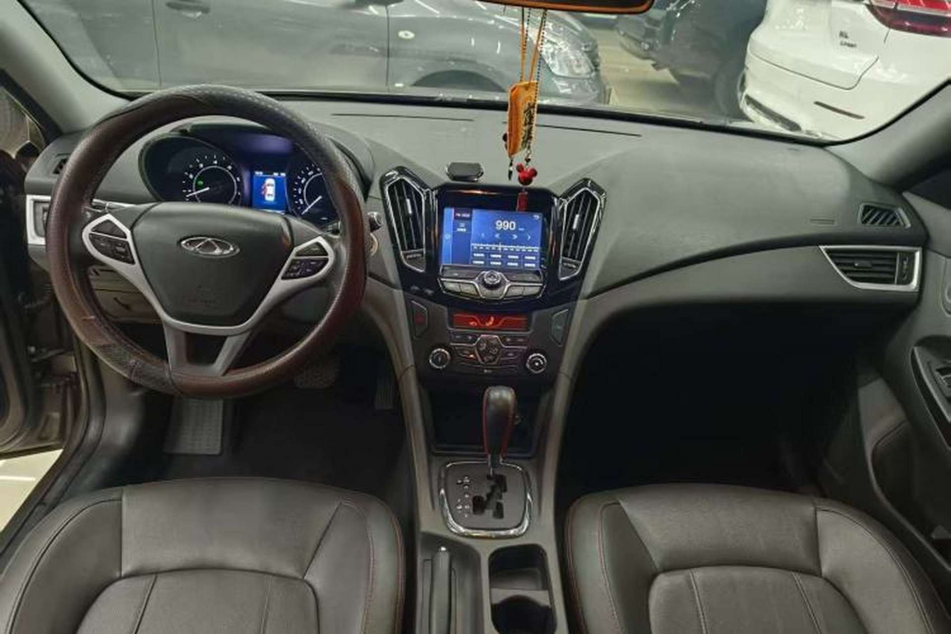 Used Chery Arrizo 7 2016 1.6L CVT ZhiShang Edition Center Console