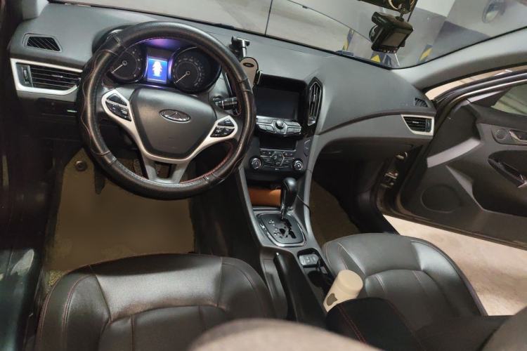 Used Chery Arrizo 7 2016 1.6L CVT ZhiShang Edition Center Console
