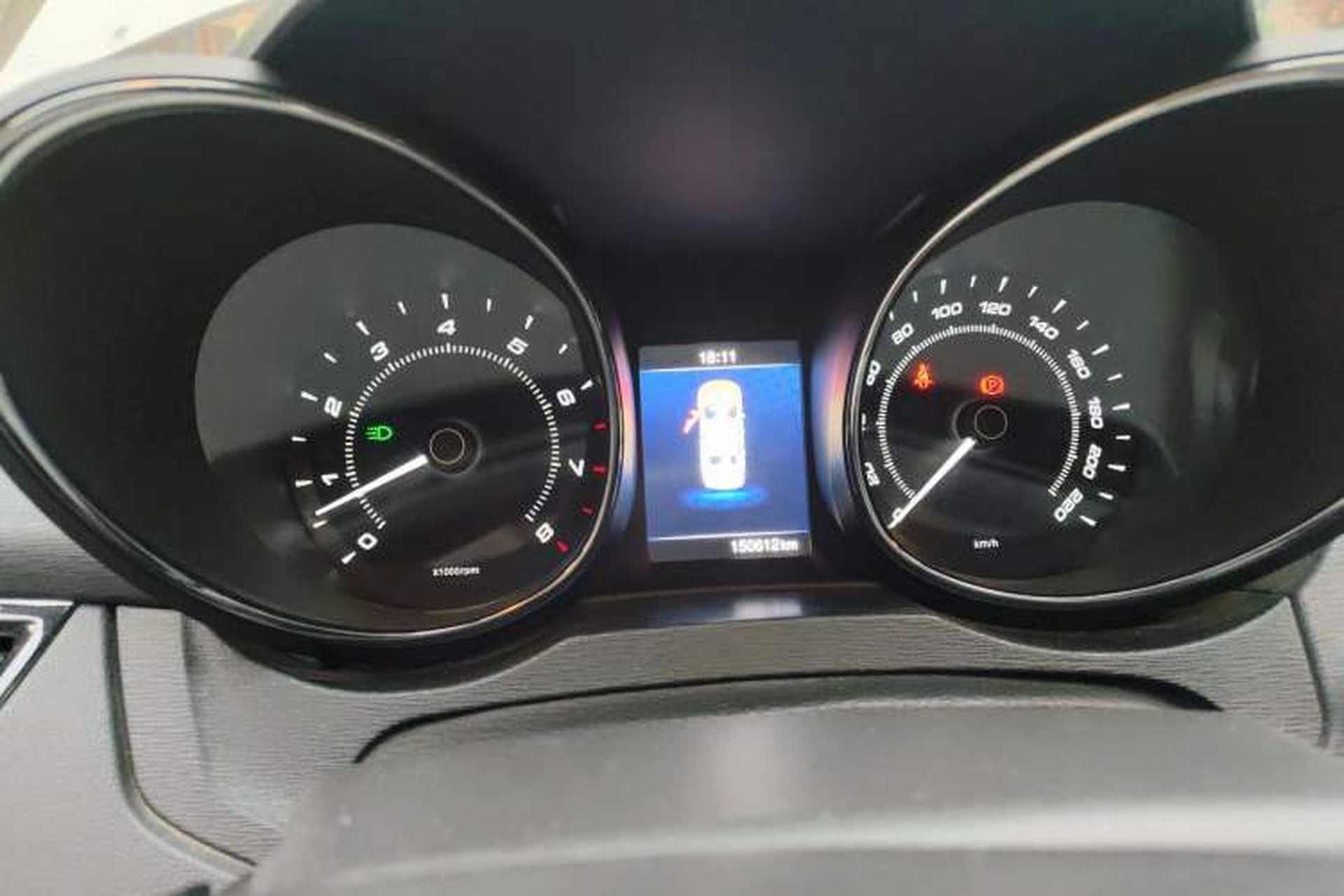 Used Chery Arrizo 7 2016 1.5T Manual ZhiShang Edition Odometer Close Up
