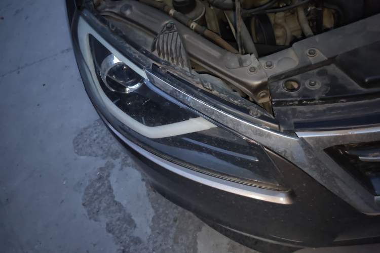 Used Chery Arrizo 7 2016 1.6L CVT ZhiShang Edition Right Front Headlight