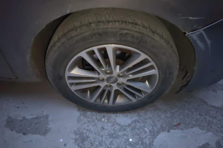 Used Chery Arrizo 7 2016 1.6L CVT ZhiShang Edition Right Front Wheel Hub
