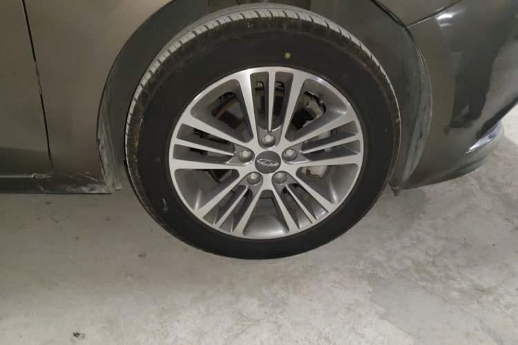 Used Chery Arrizo 7 2016 1.6L CVT ZhiShang Edition Right Front Wheel Hub