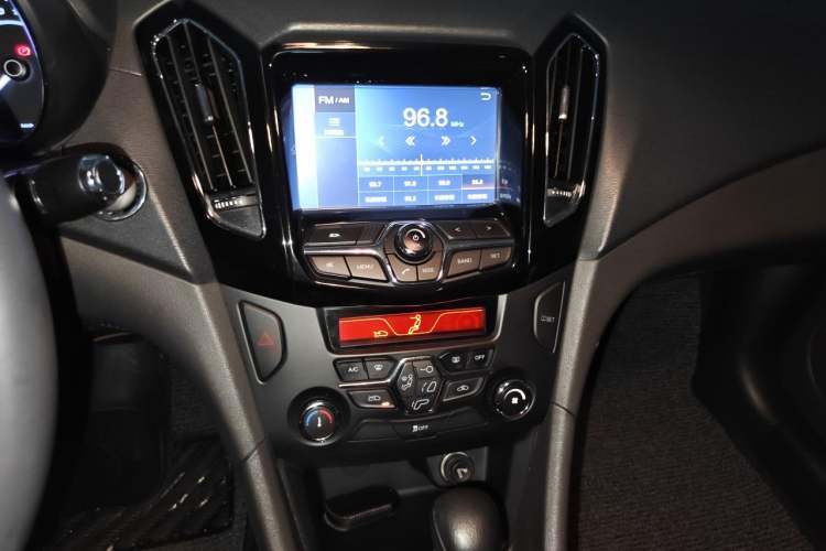 Used Chery Arrizo 7 2016 1.6L CVT ZhiShang Edition Audio And AC Panel