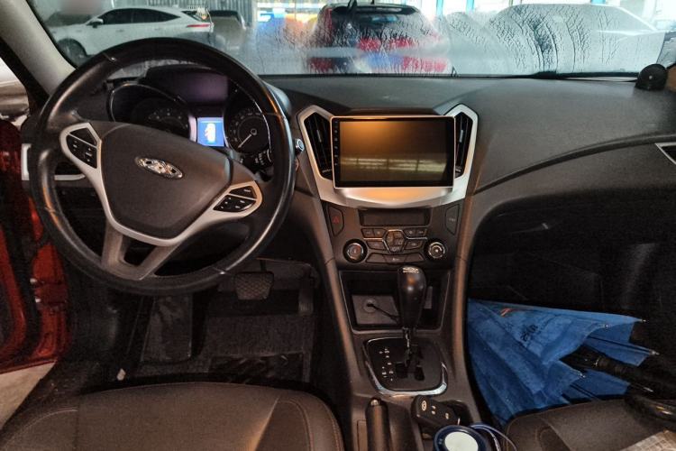 Used Chery Arrizo 7 2016 1.6L CVT ZhiShang Edition Center Console