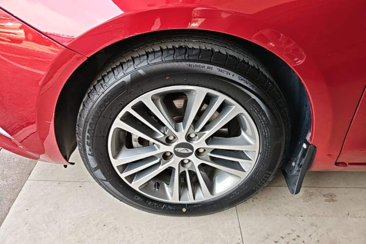 Used Chery Arrizo 7 2016 1.6L CVT ZhiShang Edition Left Front Wheel Hub