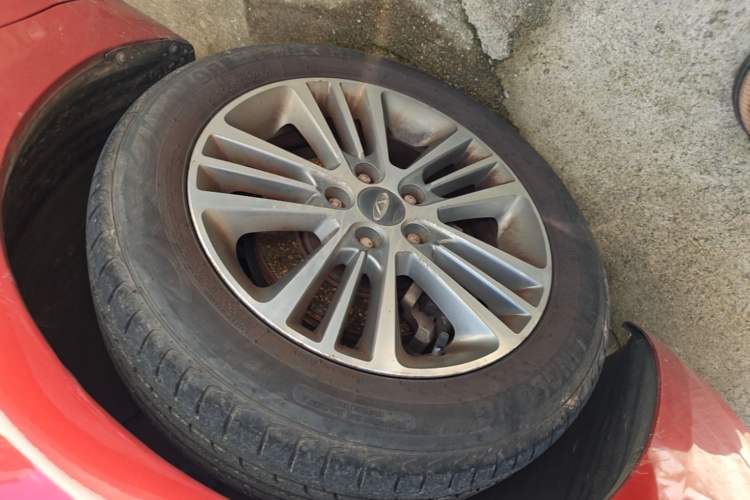 Used Chery Arrizo 7 2016 1.6L CVT ZhiShang Edition Left Front Wheel Hub