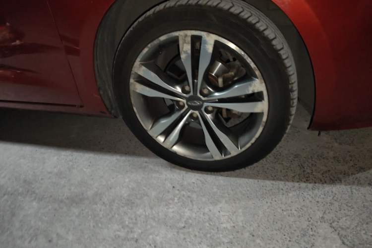 Used Chery Arrizo 7 2016 1.5T Manual ZhiXiang Edition Right Front Wheel Hub